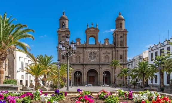 Canary Islands Tour & Beach Stay | 10 Days